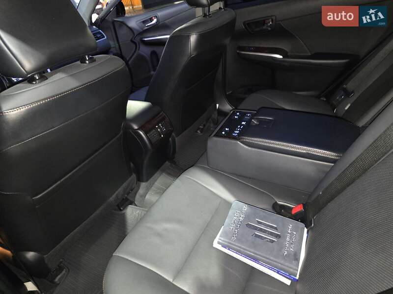 Седан Toyota Camry 2017 в Харькове