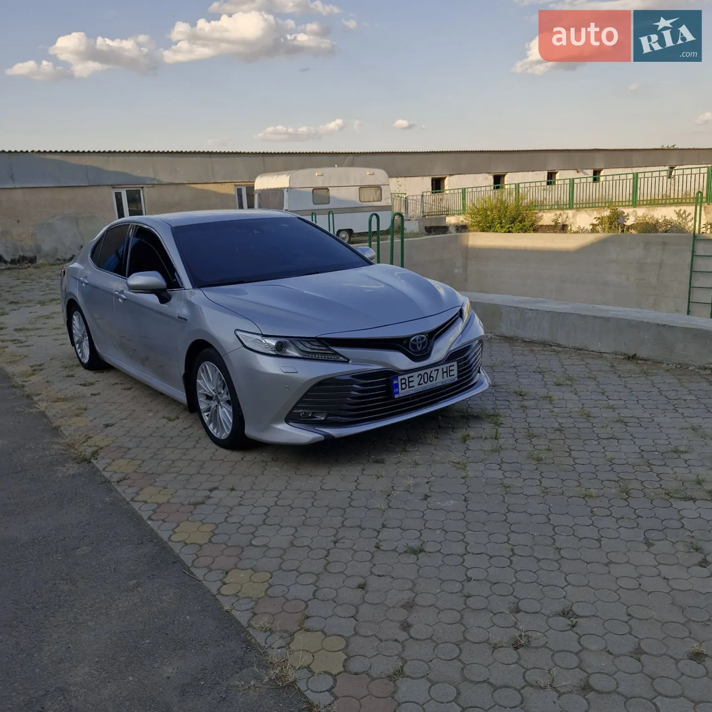 2020 Toyota Camry - мініатюра 2