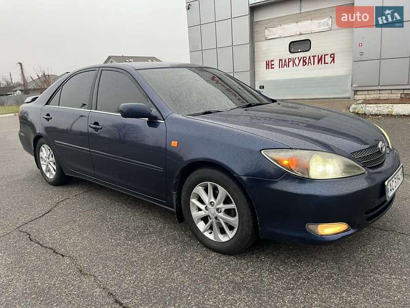 Седан Toyota Camry 2002 в Киеве