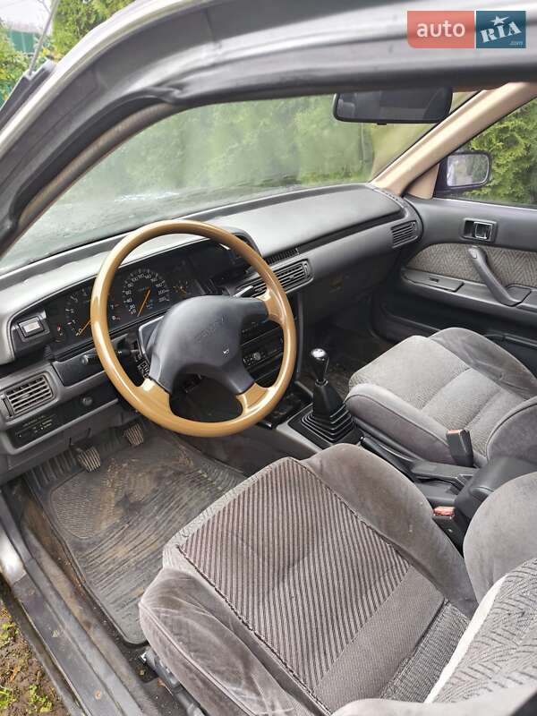 Седан Toyota Camry 1989 в Ровно