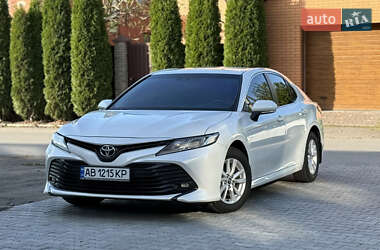 Седан Toyota Camry 2018 в Виннице