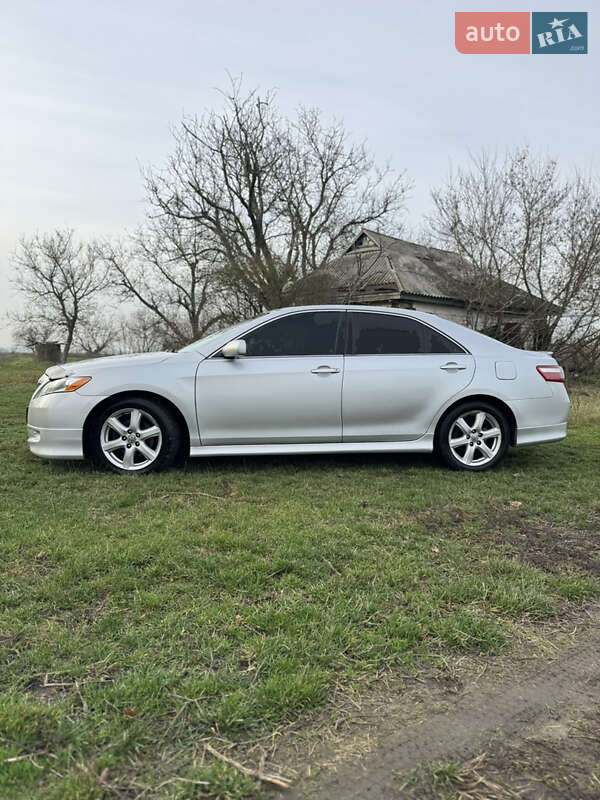 Седан Toyota Camry 2007 в Александровке