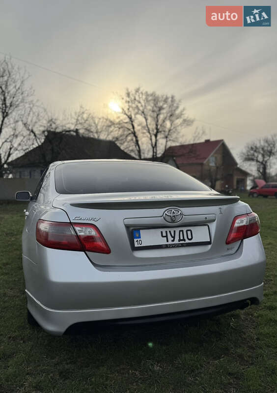 Седан Toyota Camry 2007 в Александровке
