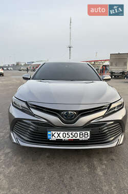 Седан Toyota Camry 2018 в Полтаве