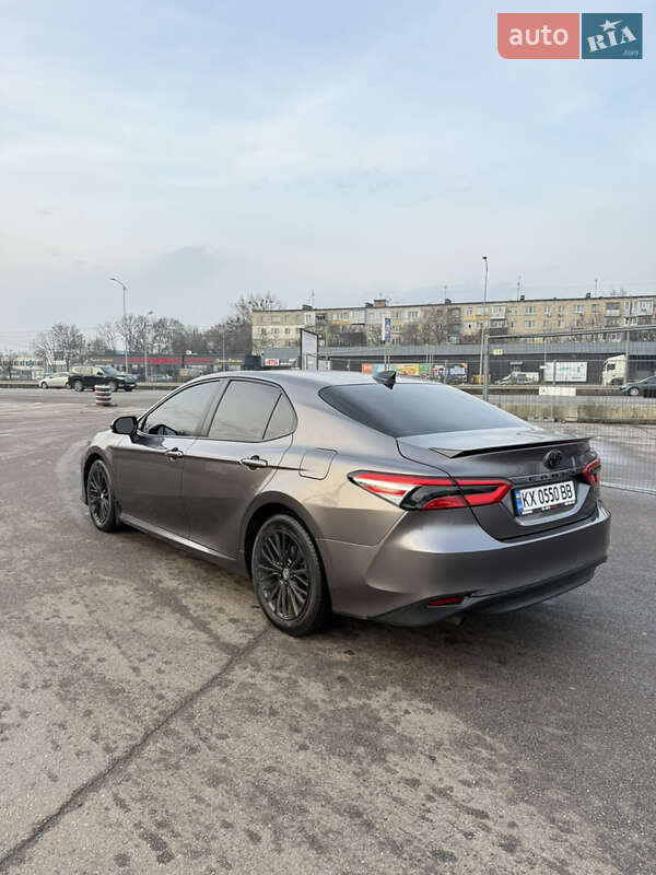 Седан Toyota Camry 2018 в Полтаве
