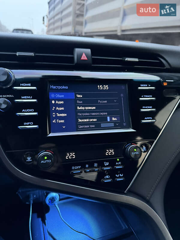 Седан Toyota Camry 2018 в Полтаве