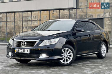 Седан Toyota Camry 2013 в Днепре