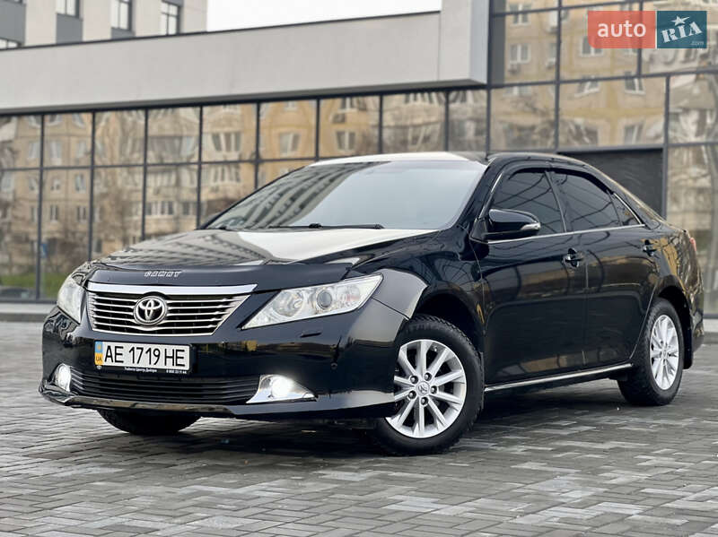Седан Toyota Camry 2013 в Днепре