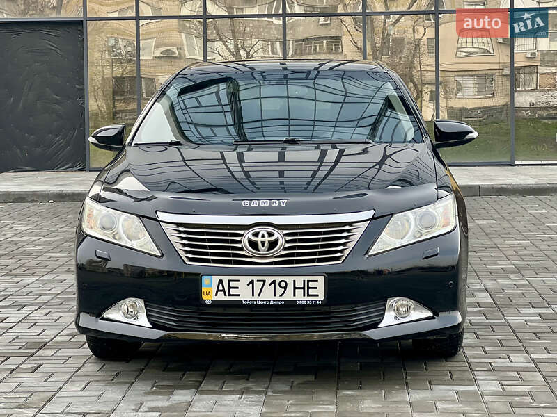 Седан Toyota Camry 2013 в Днепре