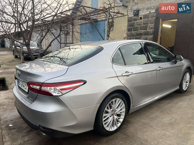 Седан Toyota Camry 2017 в Южноукраїнську