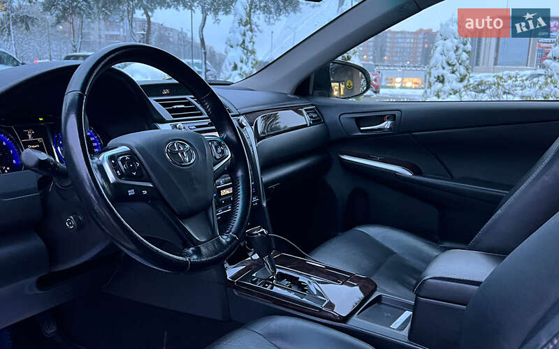 Седан Toyota Camry 2017 в Львове