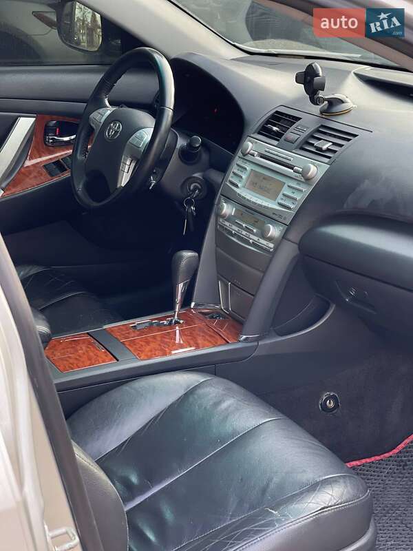 Седан Toyota Camry 2007 в Киеве