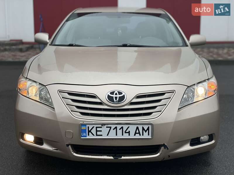 Седан Toyota Camry 2007 в Днепре