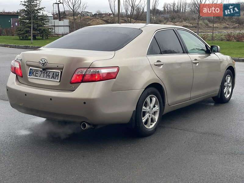 Седан Toyota Camry 2007 в Днепре