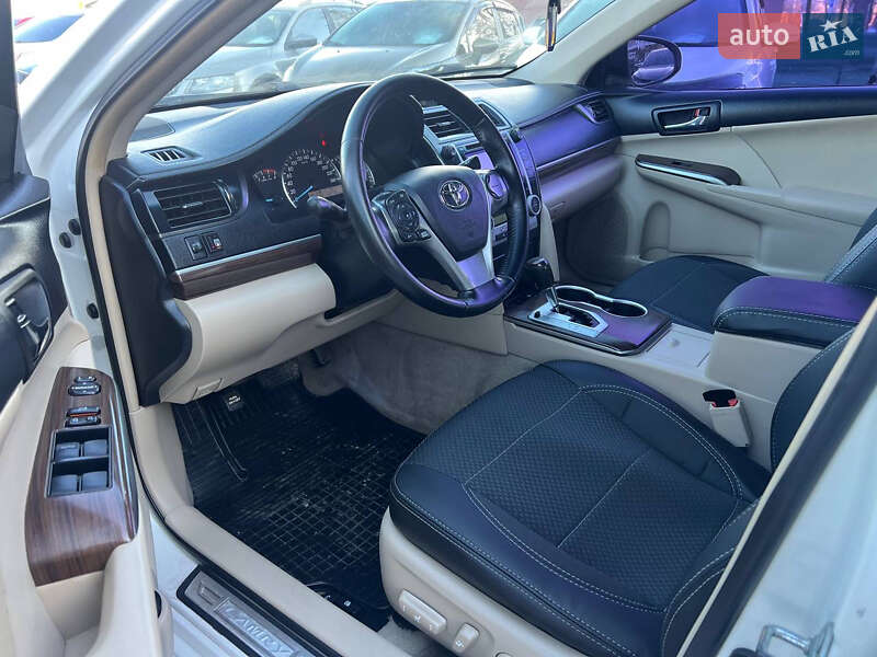 Седан Toyota Camry 2012 в Полтаве