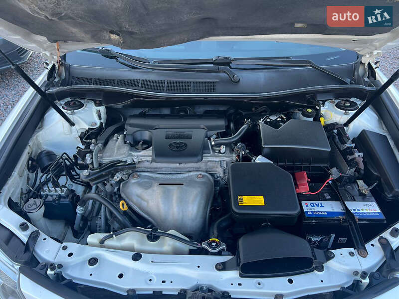 Седан Toyota Camry 2012 в Полтаве