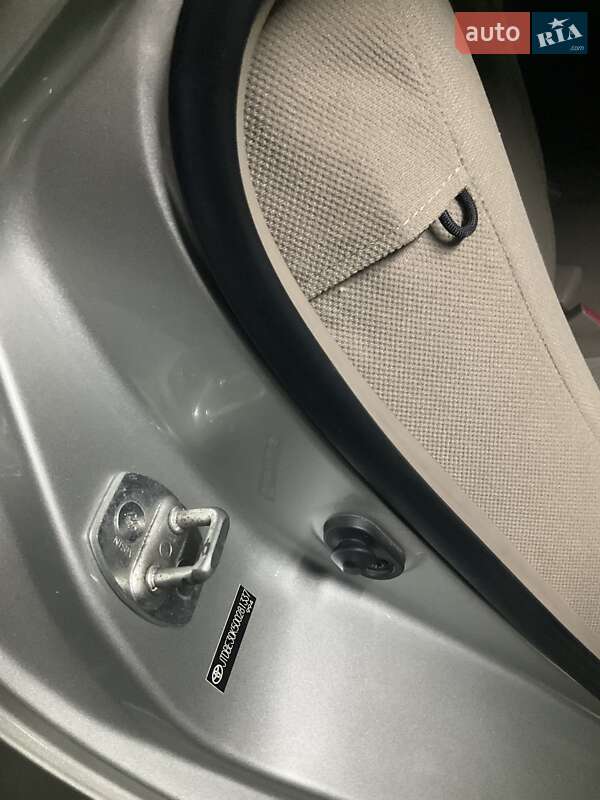 Седан Toyota Camry 2004 в Днепре фото 22 Седан Toyota Camry 2004 в Днепре