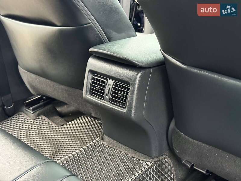 Седан Toyota Camry 2020 в Киеве