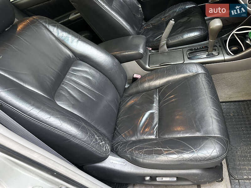 Седан Toyota Camry 2004 в Киеве