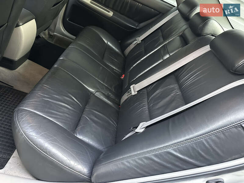 Седан Toyota Camry 2004 в Киеве