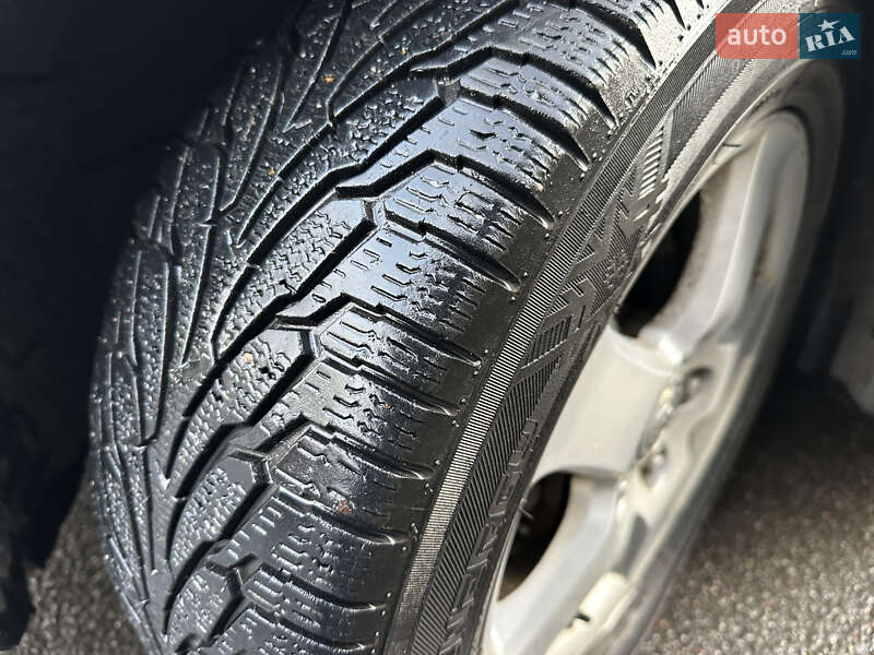 Седан Toyota Camry 2004 в Киеве