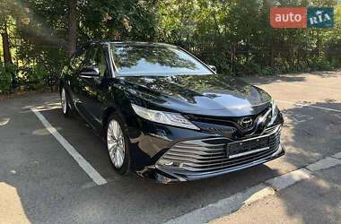 Седан Toyota Camry 2018 в Києві