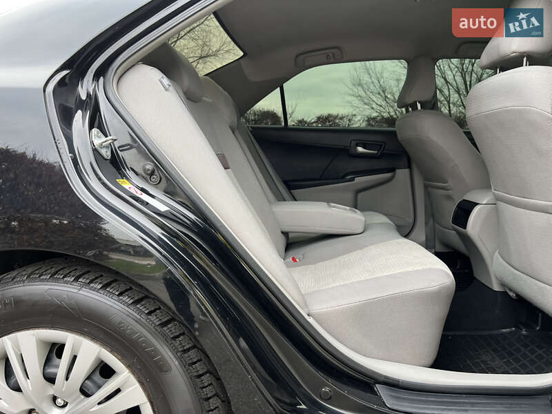 Седан Toyota Camry 2013 в Киеве