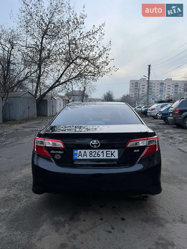 Седан Toyota Camry 2013 в Харькове