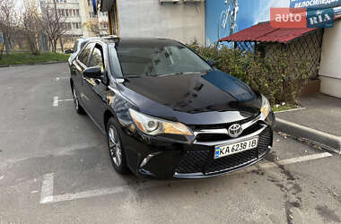 Седан Toyota Camry 2015 в Киеве