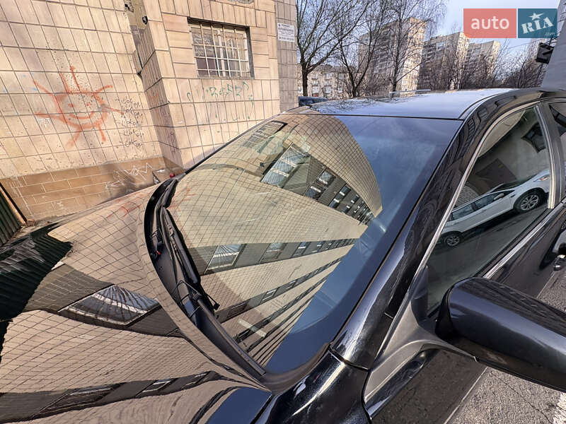 Седан Toyota Camry 2015 в Киеве