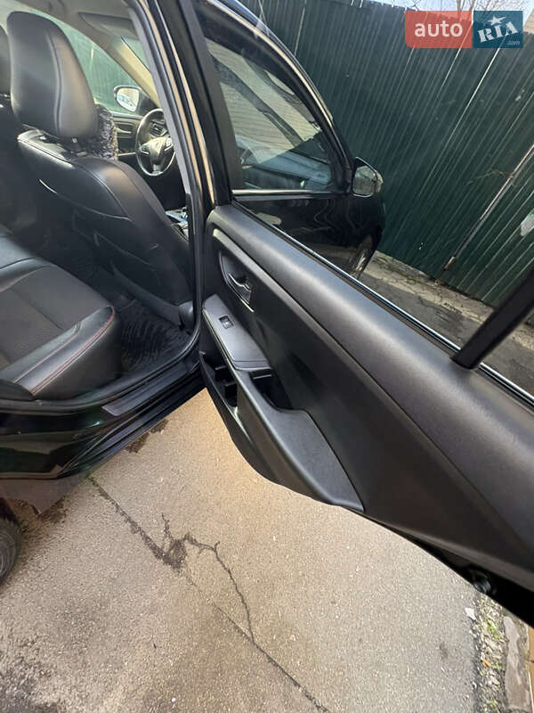 Седан Toyota Camry 2015 в Киеве