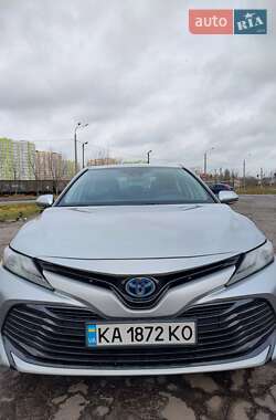 Седан Toyota Camry 2018 в Киеве