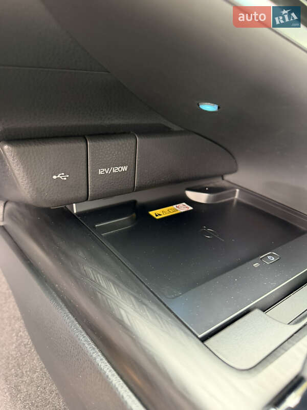 Седан Toyota Camry 2022 в Днепре