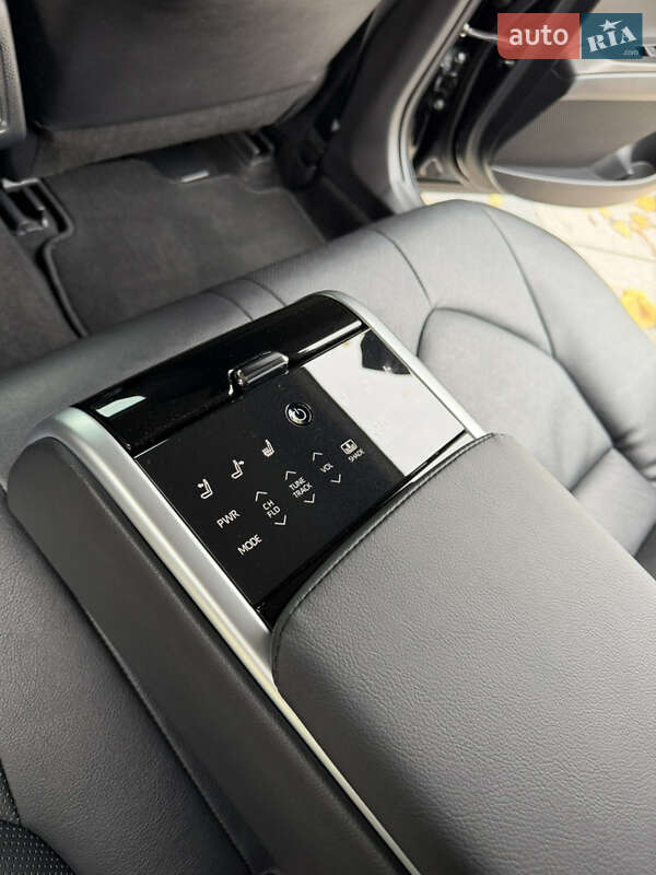 Седан Toyota Camry 2022 в Днепре