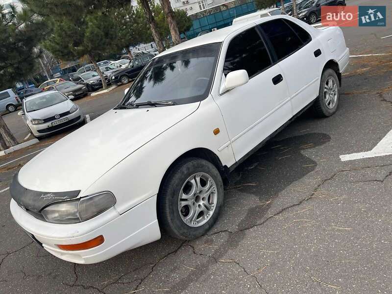 Седан Toyota Camry 1992 в Одессе