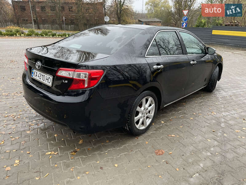 Седан Toyota Camry 2014 в Жмеринке
