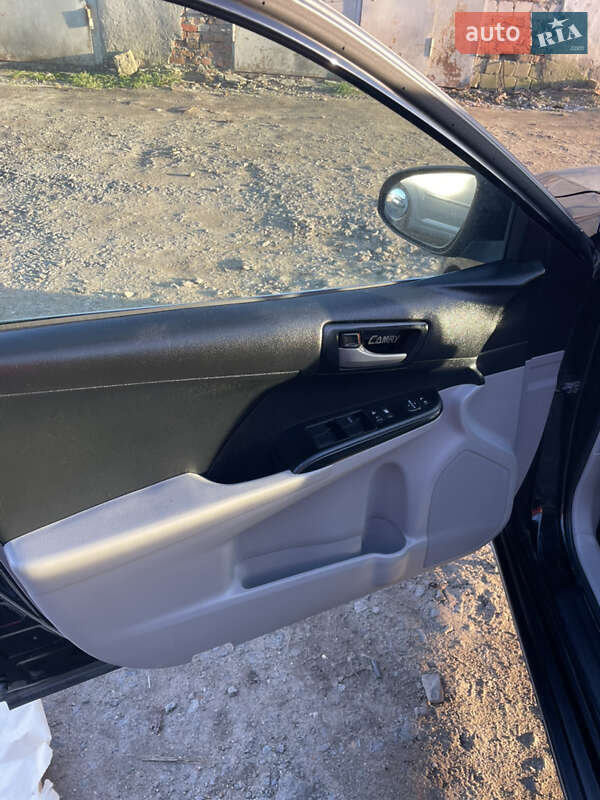 Седан Toyota Camry 2014 в Жмеринке