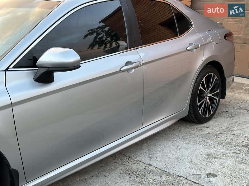 Седан Toyota Camry 2018 в Одессе