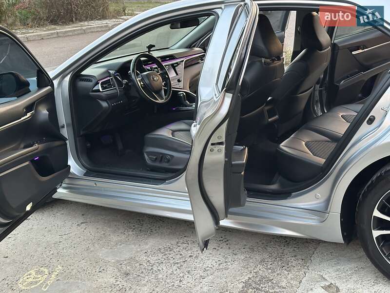 Седан Toyota Camry 2018 в Одессе