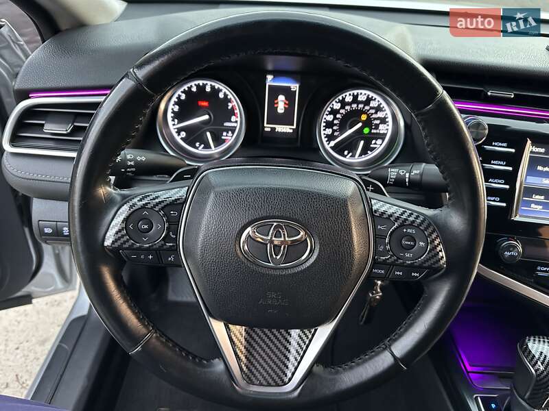 Седан Toyota Camry 2018 в Одессе