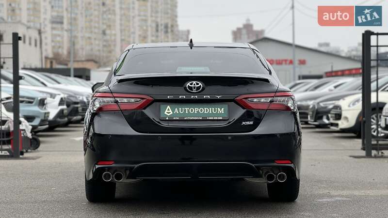 Седан Toyota Camry 2021 в Киеве