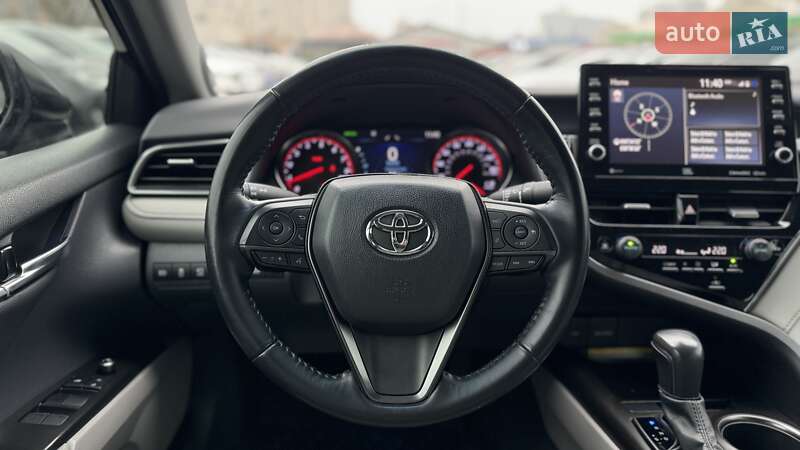 Седан Toyota Camry 2021 в Киеве