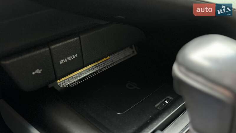 Седан Toyota Camry 2021 в Киеве