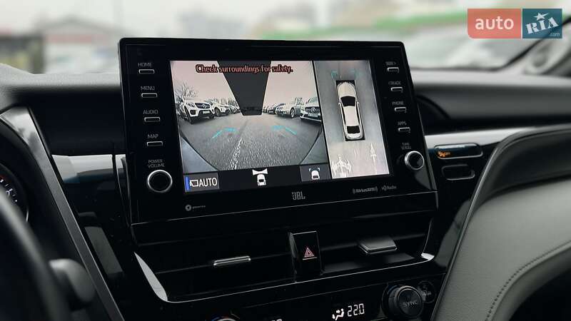 Седан Toyota Camry 2021 в Киеве