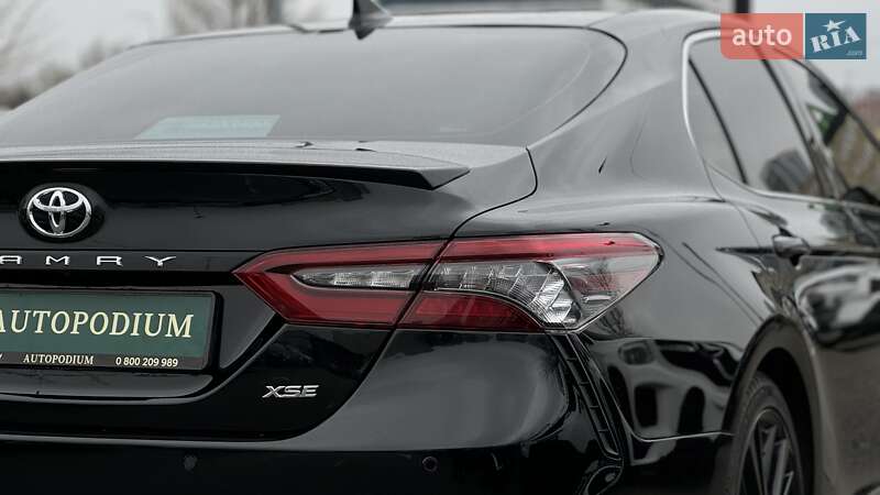 Седан Toyota Camry 2021 в Киеве