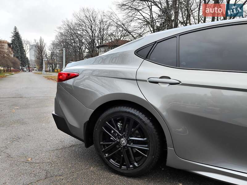 Седан Toyota Camry 2024 в Киеве