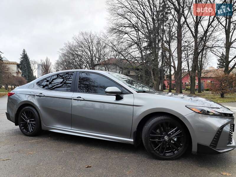 Седан Toyota Camry 2024 в Киеве