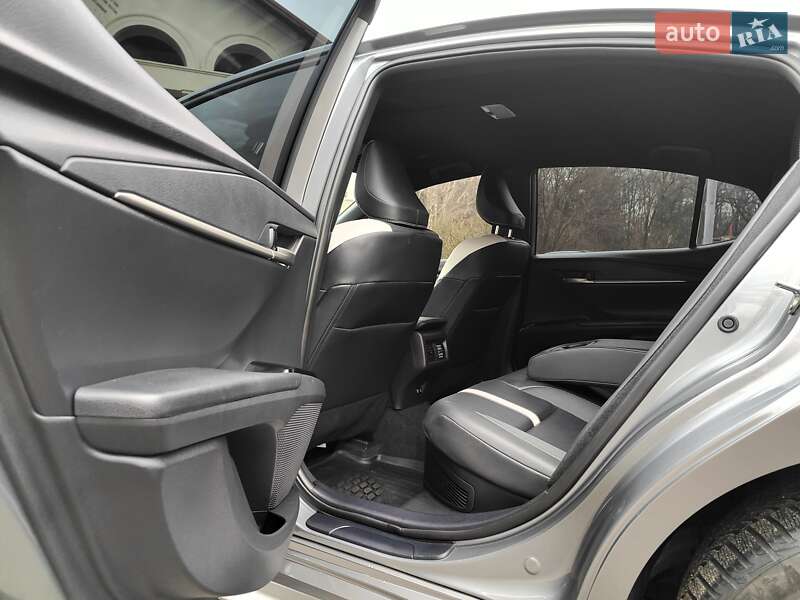 Седан Toyota Camry 2024 в Киеве
