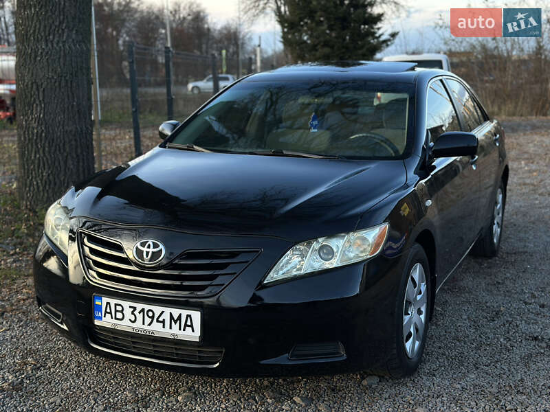 Седан Toyota Camry 2007 в Виннице