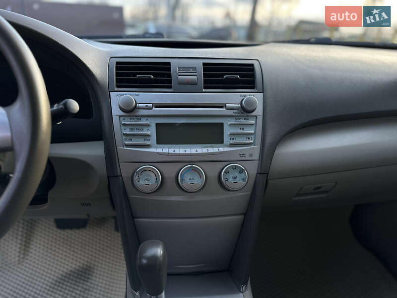 Седан Toyota Camry 2007 в Виннице